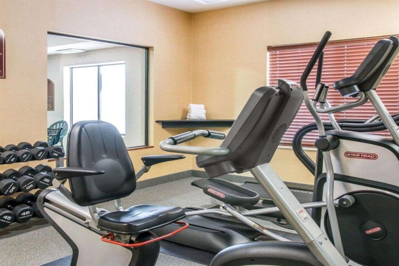 Quality Inn & Suites Niles ภายนอก รูปภาพ