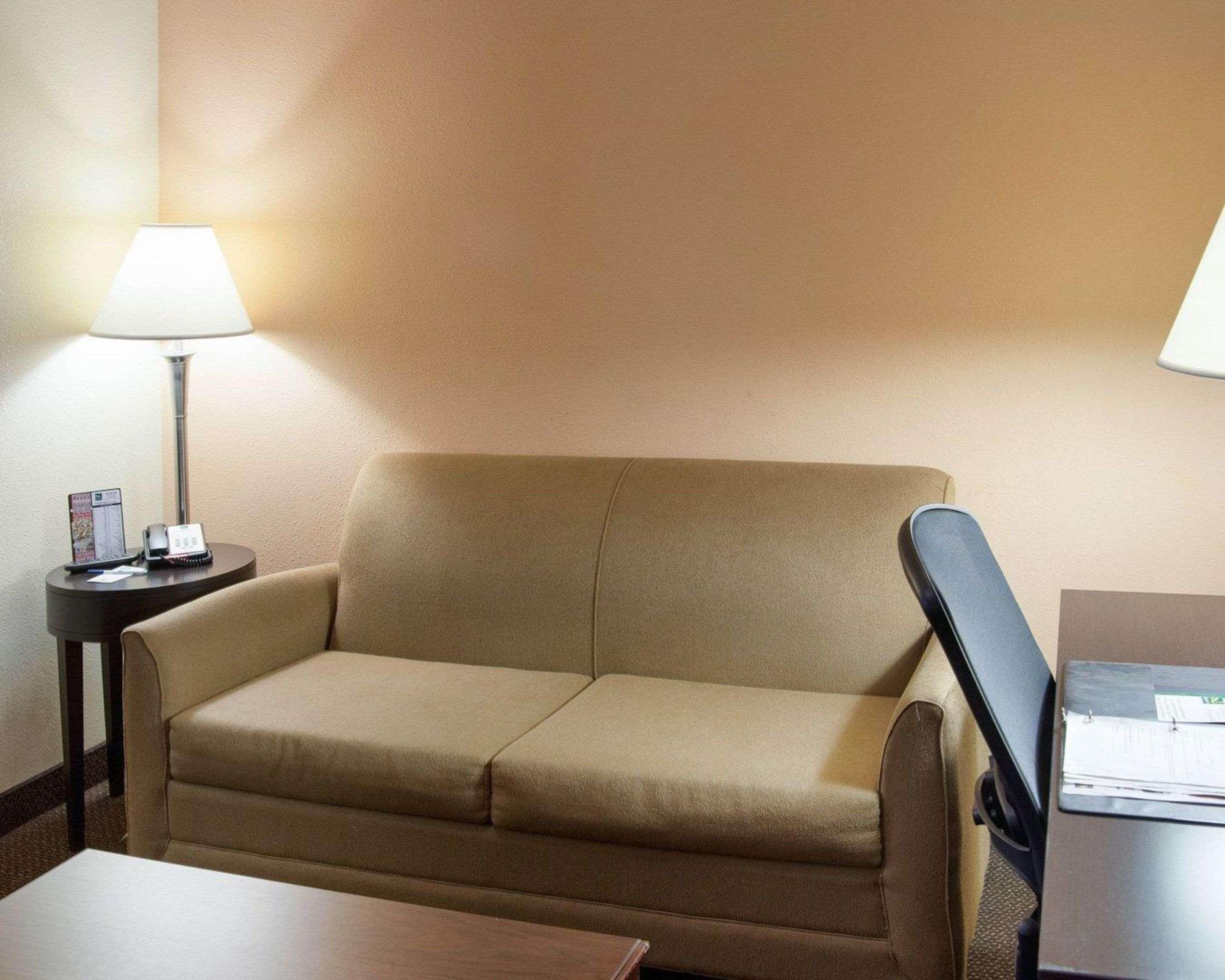 Quality Inn & Suites Niles ภายนอก รูปภาพ