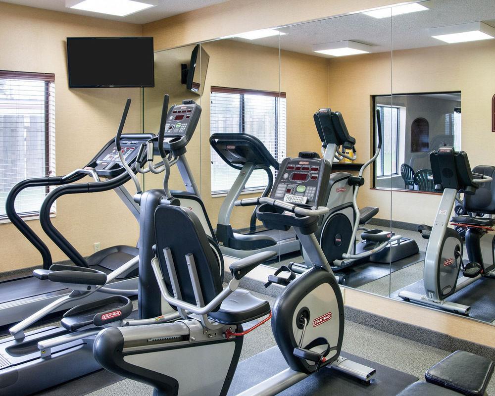 Quality Inn & Suites Niles ภายนอก รูปภาพ