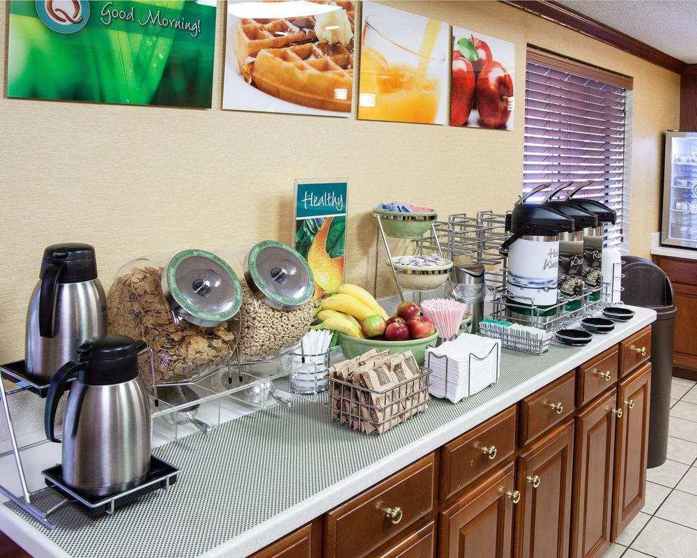 Quality Inn & Suites Niles ภายนอก รูปภาพ